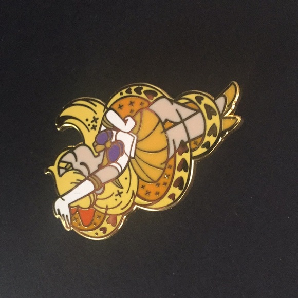 π50% OFF/3+...Sailor Venus Transformation Pin - Picture 4 of 10